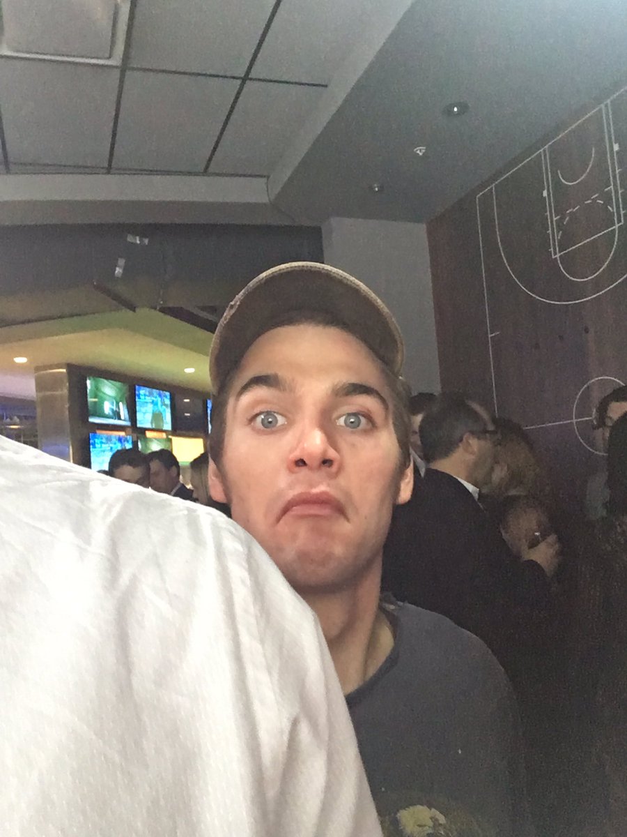 MTVteenwolf's tweet photo. when you have a sprayberry over your shoulder...👀 https://t.co/oxmaZu3YxV