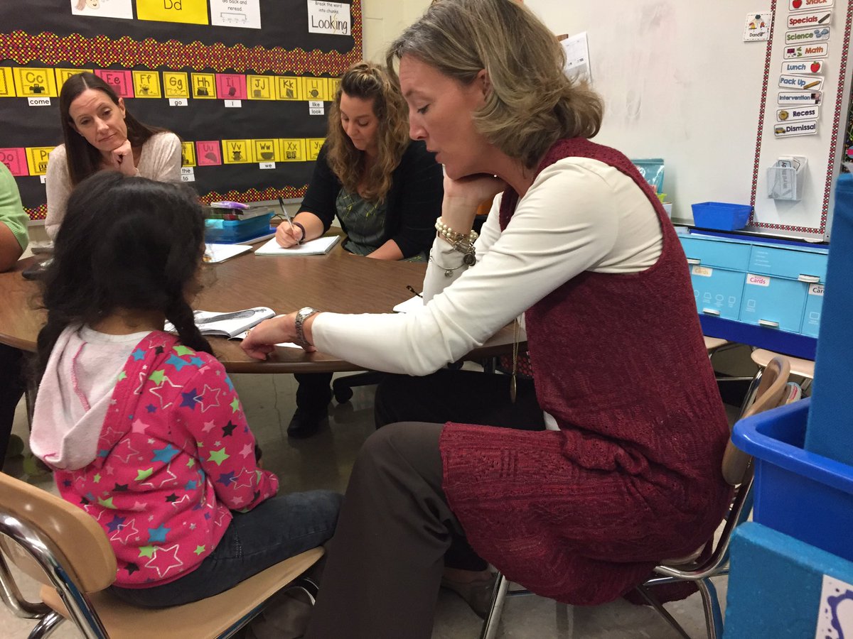 Kim_Scott_15's tweet image. Absolutely LOVED learning more about reading today with #BethWhite from @UofSC! #ReadersAreLeaders #APsLearnToo