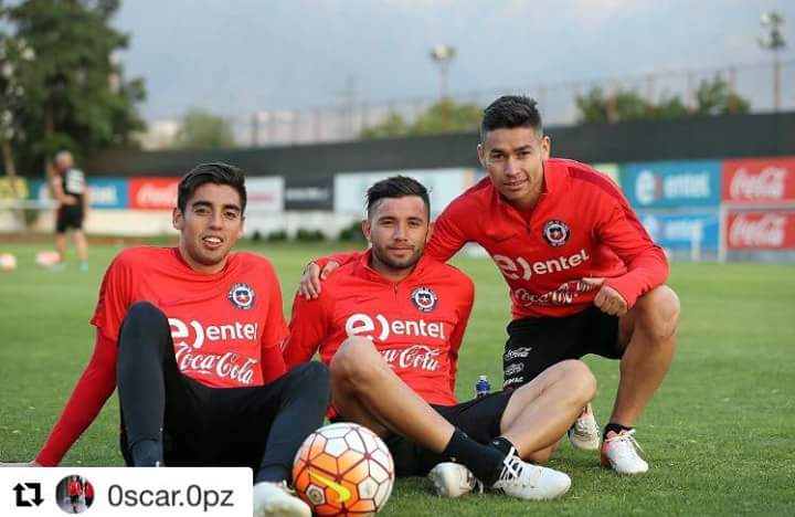 AwanteCL's tweet photo. CATURROS SELECCIONADOS
#Wanderers https://t.co/7Fs3XVaYZy