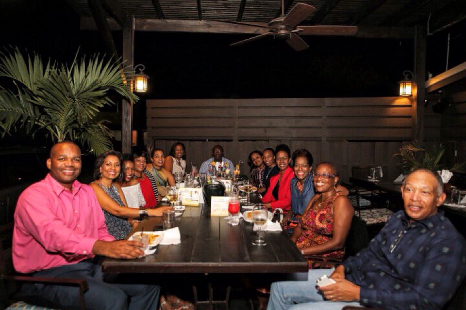 restaurantwkja's tweet photo. The @First_Global Execs are out and about tonight at M10 Bar and Grill for Dinner #EatInDineOut https://t.co/s1u4icMSTM
