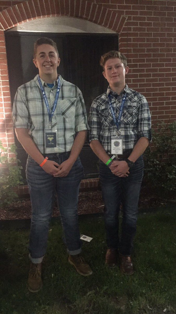TheOriginalGlov's tweet photo. As great as the Boot Scootin Boogie was I'm glad to be back in my little farming community!! #OASCState2016 https://t.co/PryfOY4R3y