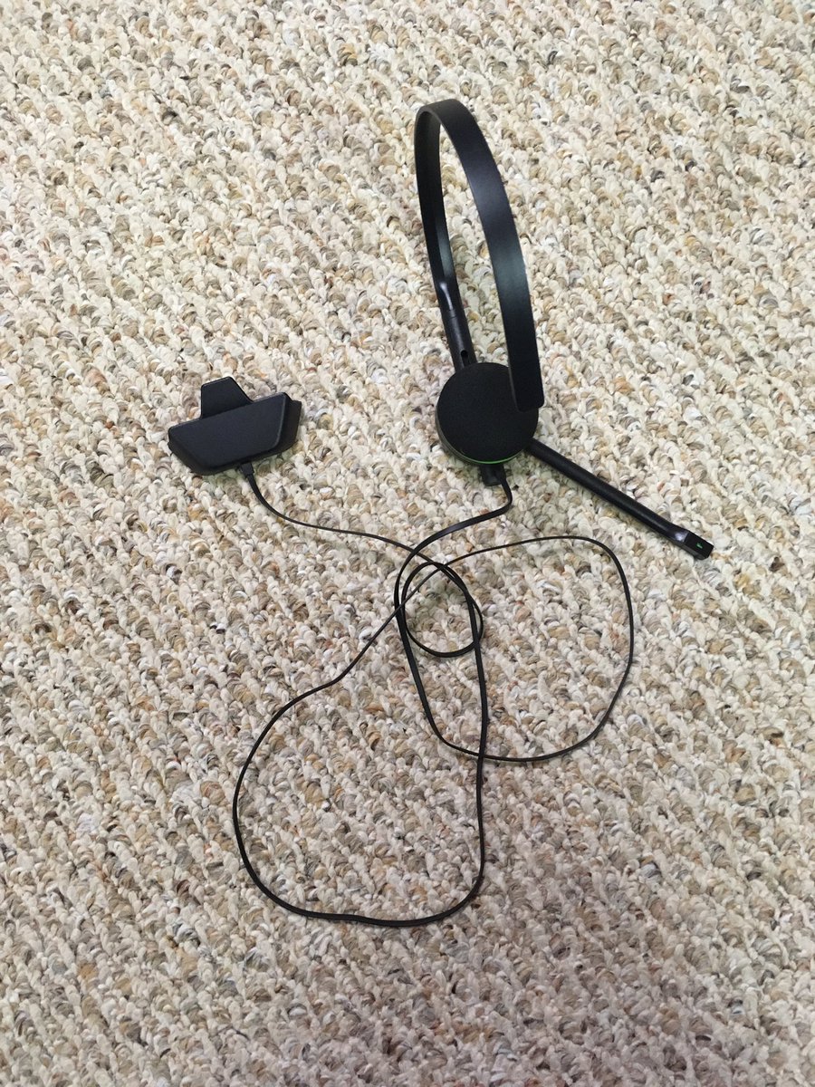 JuulFool's tweet image. Niggas be like "giveaway once I get verified"