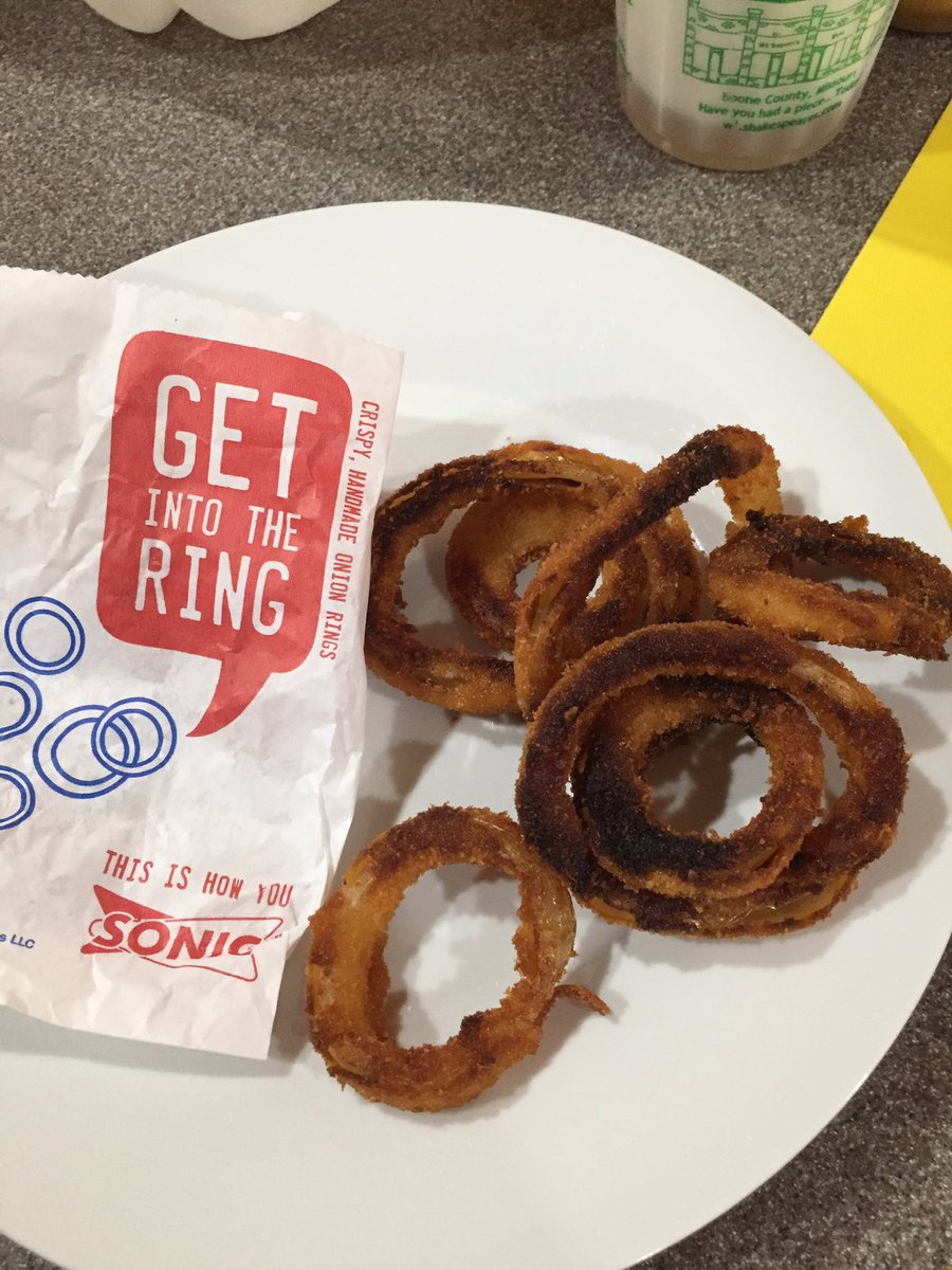 araeo's tweet photo. Hey @sonicdrivein - your onion rings used to be good. Guess I need to specify burned/not burned. #neveragain https://t.co/O3pW7zKRI2