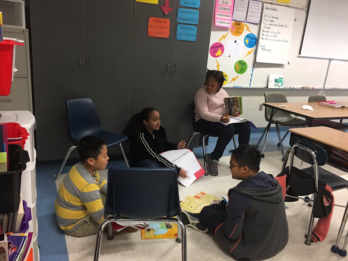 5th graders engaged in research. Identifying key details at its best. #PilotES  #ARCRocks <a href="/PilotPrincipal1/">Principal Fleming</a> <a href="/GCSchoolsNC/">Guilford Co. Schools</a> <a href="/AmericanReading/">American Reading</a>