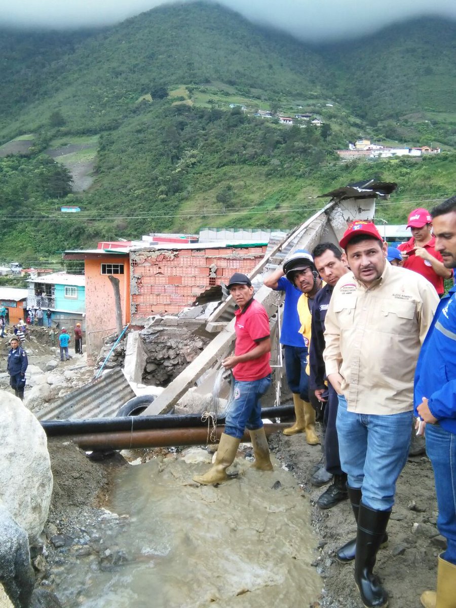 Rodolfozerpa's tweet photo. Hoy .@GobAlexisR atiende personalmente al Pueblo de  Miranda, afectados por las lluvias, Lealtad a su Pueblo .@NicolasMaduro .@dcabellor https://t.co/YuX90B4DfQ