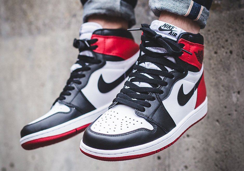KicksLinks's tweet photo. #RestockReminder

Air Jordan 1 "Black Toe" &amp; "Reverse Shattered Backboard"
November 15th at 10 AM (EST)

LINKS --> https://t.co/sv91ExVhHJ https://t.co/R2A8lXucWf