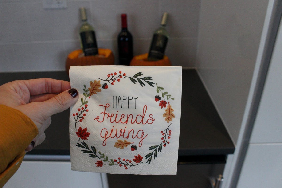 StyleLikeSara's tweet photo. How to host #Friendsgiving on the blog now! https://t.co/4Jww29ouUm https://t.co/G38qH6tujh