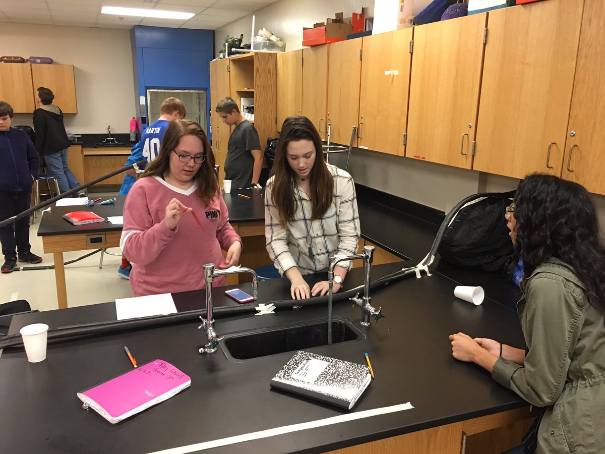 christi_corbin's tweet image. Awesome day in 8th grade science creating roller coasters! @FSMSCubs #cubsdeserveit #misdproud #corbinclass