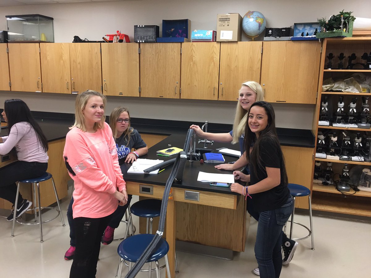 christi_corbin's tweet image. Awesome day in 8th grade science creating roller coasters! @FSMSCubs #cubsdeserveit #misdproud #corbinclass