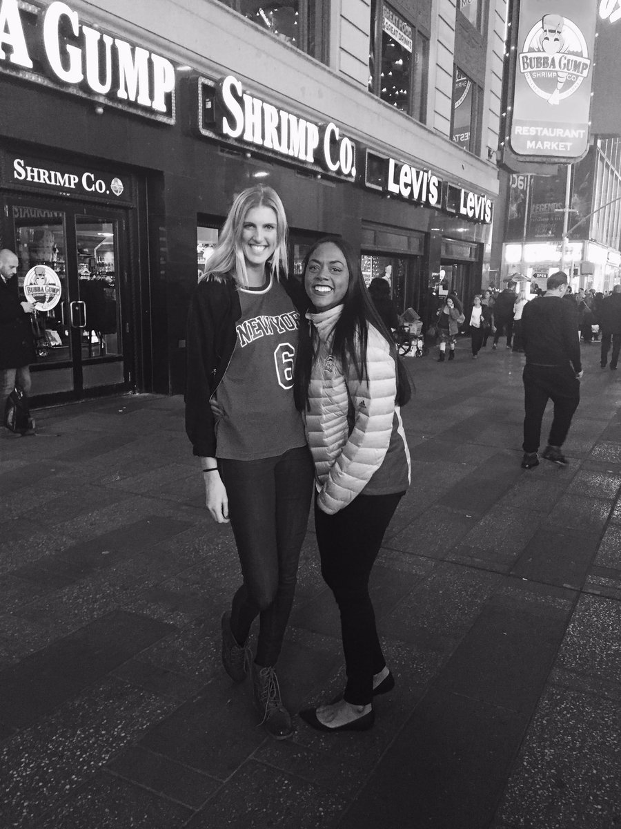 b0donnell31's tweet photo. I'll take a @nyknicks win and a double double from @kporzee anytime ✅🤗 https://t.co/MbSPIkMwnf