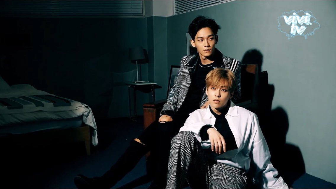 CHENlog's tweet photo. noone can keep xiuchen apart https://t.co/zBlz0QzmAV