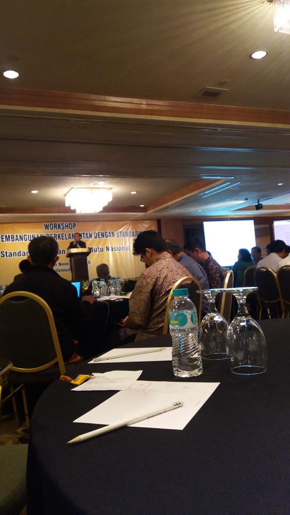 Saat ini, sedang berlangsung Workshop dari KLHK dgn tema Capai Tujuan Pembangunan Berkelanjutan dgn Standarisasi.