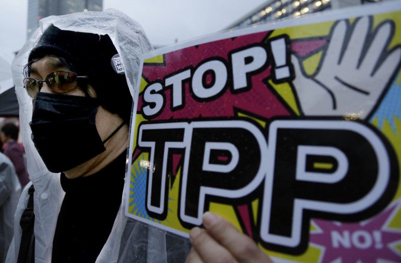 MintPressNews's tweet photo. White House Abandons #TPP & #TTIP https://t.co/6ogKLBuKGx
#StopTPP #FlushTPP #trade https://t.co/RocDhSgj6p