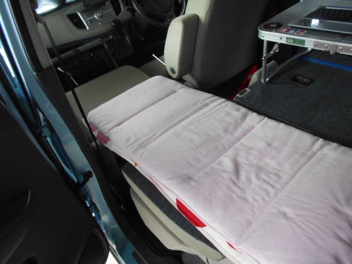 O Xrhsths 里ちゅーんchannel Sto Twitter どこか遠くに行くわけではないのだけど せっかくワゴンr買ったんだから 無性に 車中泊したくなった とりあえずマットを敷いて 自宅で妄想中 車中泊