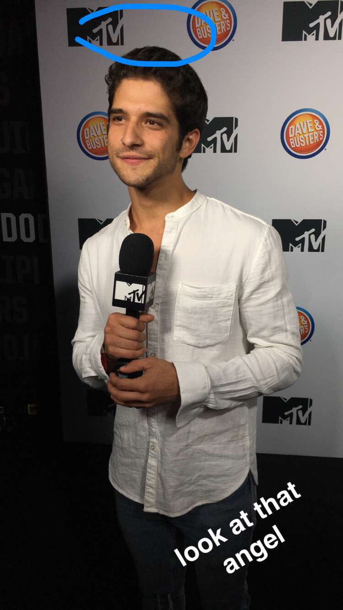 MTVteenwolf's tweet image. 👼🏻 make sure you watch @MTV&apos;s snapchat to get an inside look at #TeenWolf&apos;s premiere party 🎉 (👻: MTV)