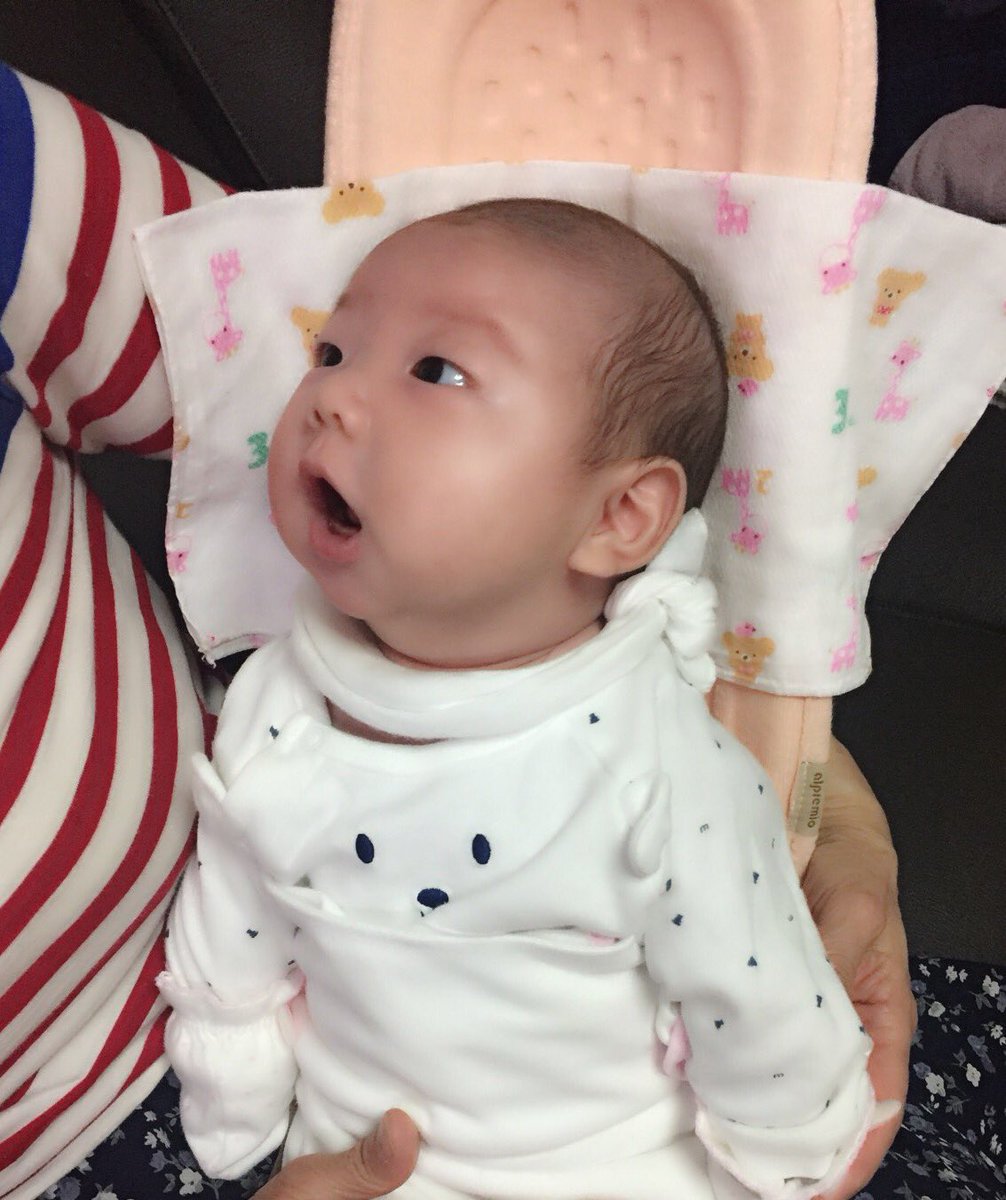 우리 주아에게 온 가희 이모의 통큰 선물!!! 삼종세트^^  언넝 감기 나아서 가희이모랑 노아칭구랑 만나서 놀자!!! 통큰 선물에 울 주아도 놀란듯ㅋㅋㅋ  #김희선 #가희이모#선물