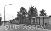 OudAssen's tweet photo. Wisselwoningen Bremstraat, hoek Tuinstr  1978. Info https://t.co/Uei4OoBFB9 #Assen #Drenthe #geschiedenis #anderetijden #historie #renovatie https://t.co/13EWkF4bwK