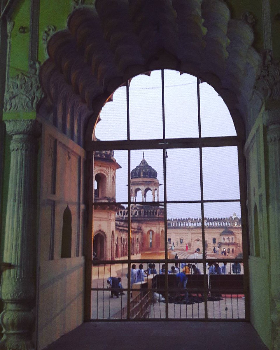 iamashishkumarr's tweet image. The view from Mirza Asaf-ud-Daula&apos;s tomb. 
#Lucknow #ttot #incredibleindia #wanderlust #travelindia #india #cityexplorer #traveller #tbt