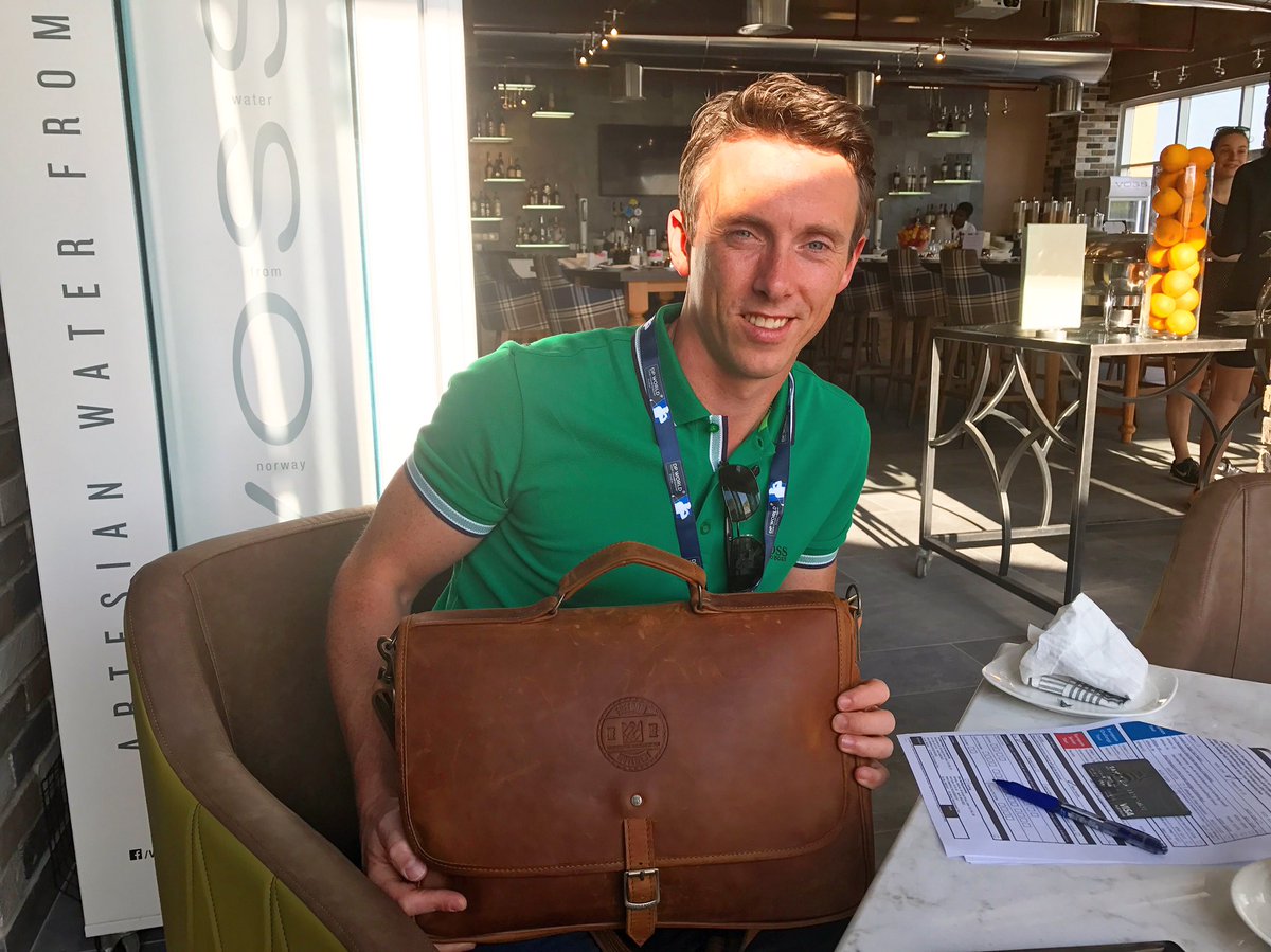 BrandonMStone's tweet photo. #TheDamager loving his new @fombrand bag. Fitting that the name of the bag is #TheJamie 😂 https://t.co/jmfW0FOrD1