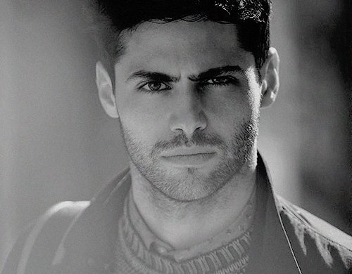 StaunchVirtuoso's tweet image. ❝Let me take you up ｈｉｇｈ on the magic carpet ride.❞

— #TacoLips
— Descriptive.
— Ships with chemistry.
— #Descendants
— Retweet?