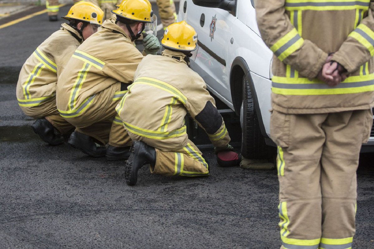 Surrey Fire & Rescue (SurreyFRS) Twitter