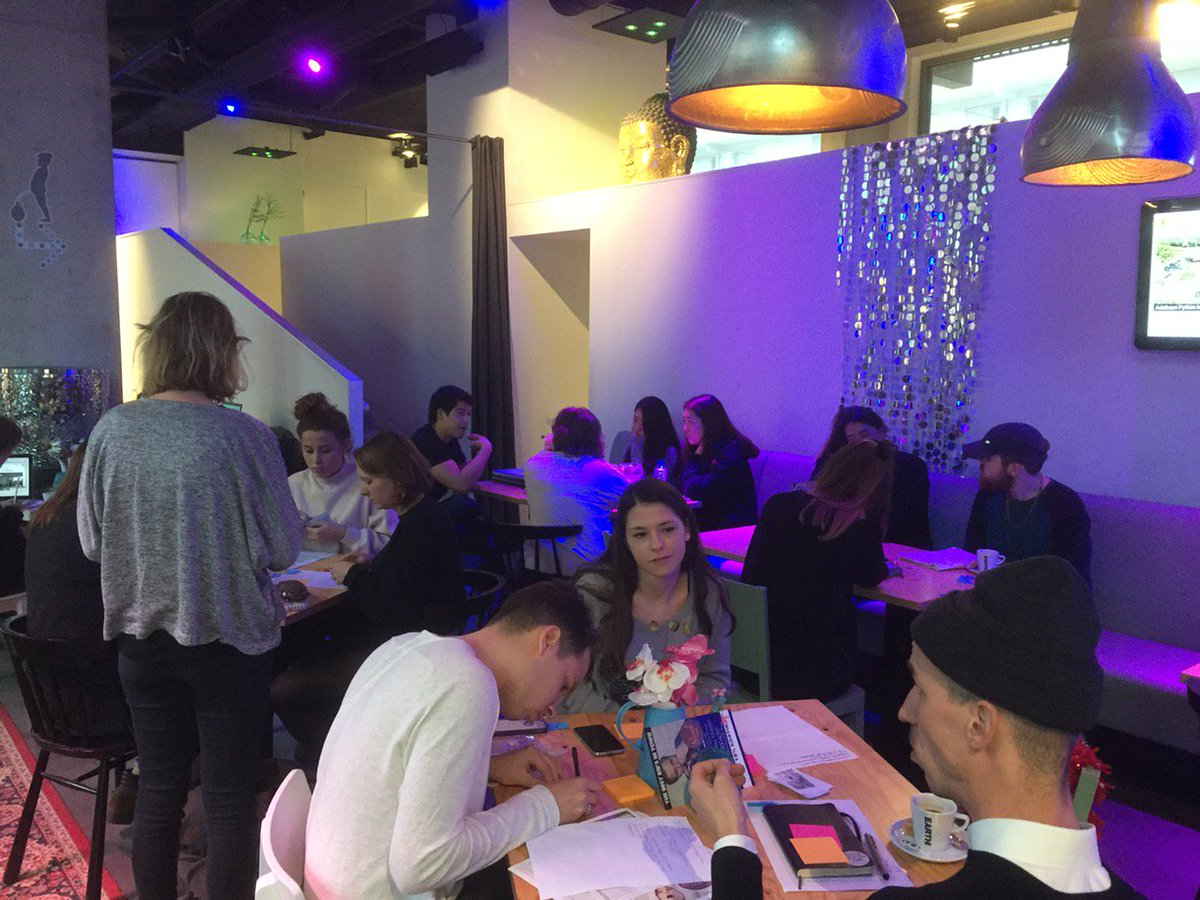 Hard working students at the advanced course #sustainablefutures in #soulcafe#fontysaci