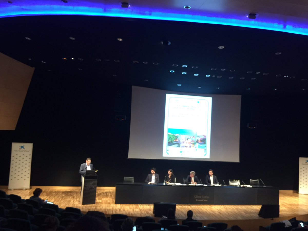 ComplianceSalud's tweet photo. Inicia la mesa redonda sobre "La tecnología móvil en la elaboración de la HC" en el @ForumCIS en @CosmoCaixa https://t.co/Z1aB95PW1g
