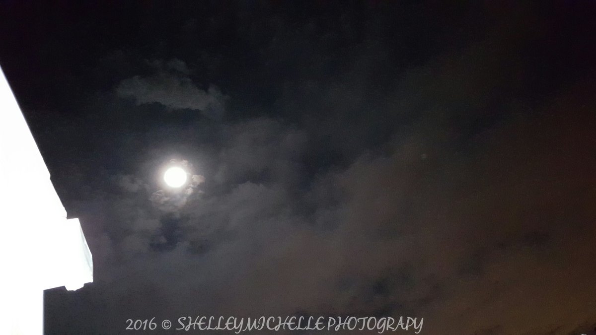 shellp70's tweet image. #supermoon cannock