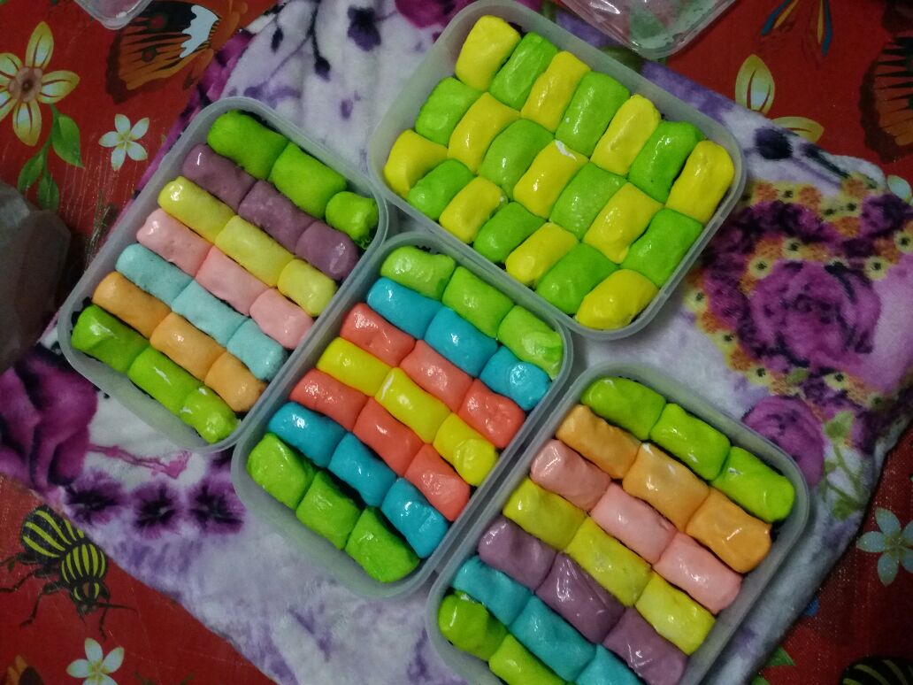 Kiki_Melon's tweet photo. Pancake durian rainbow dan hijau kuning 😍 yuk mari order pancake nya. Yg pencinta durian recommended banget nih!! 😍😘 https://t.co/RMo0z8itKO