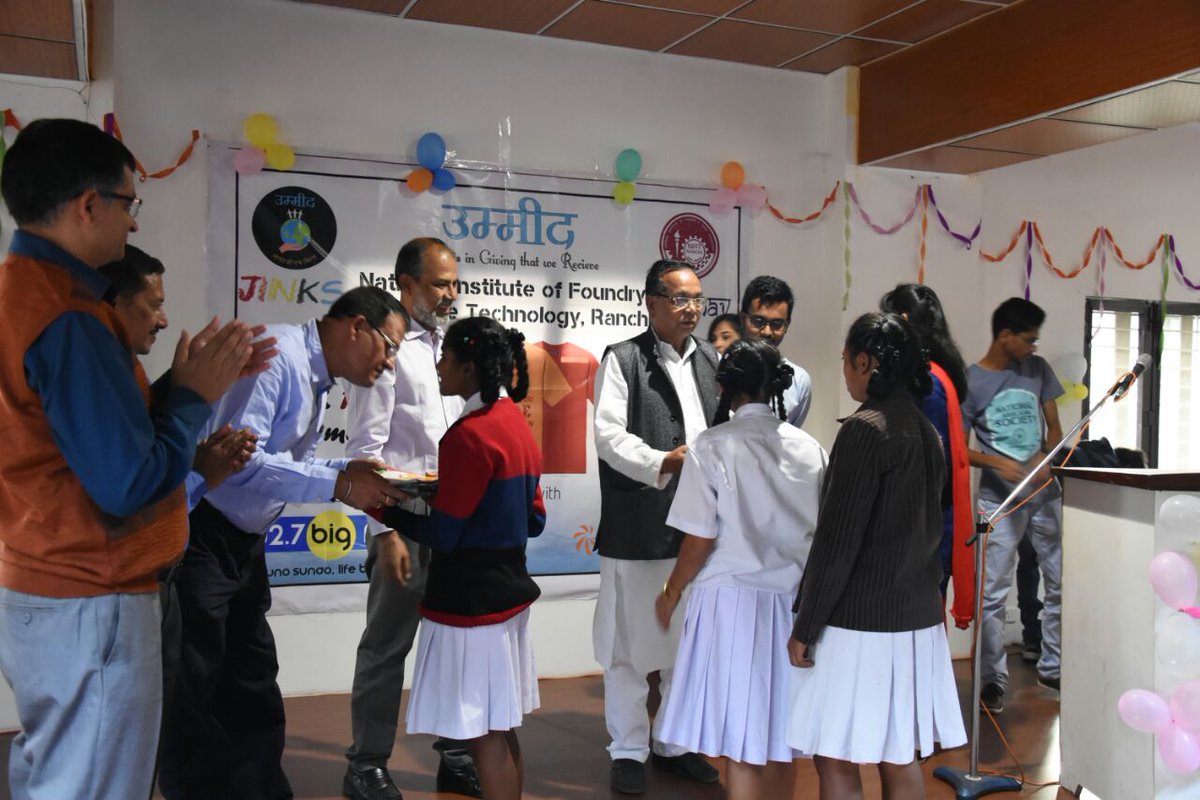 abhimanyu_chhn's tweet photo. An initiative started by the student of #NIFFT_Ranchi to help poor and needy in winter by donating clothes.
#UMEED 
https://t.co/zGu707fIn9 https://t.co/HUqTnV5qJ8