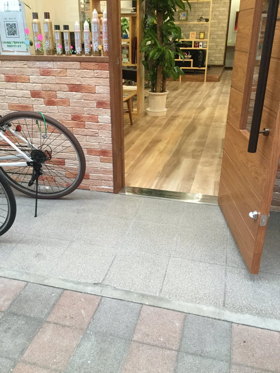 Hair Salon M U N 鹿児島中央駅近く 一番街アーケード内1階にある美容室です 店内入口は段差もなく車椅子の方もスムーズに入れます そして 車椅子のままカットもできます 市立病院も近いので 車椅子を利用の方はぜひお越しください 車いす 病院 Hair Salon M U N 鹿児島中央駅近く 一番街アーケード内1階にある美容室です 店内入口は段差もなく車椅子の方もスムーズに入れます そして 車椅子のままカットもできます 市立病院も近いので 車椅子を利用の方はぜひお越しください 車いす 病院