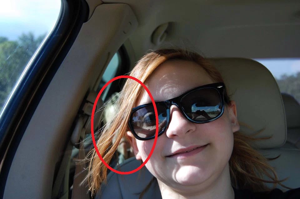 RRSMATT's tweet photo. Lady took a selfie and discovered she had a boy behind her- #paranormal #scaryshit what do you guys think!? https://t.co/DUTuvexGyw
