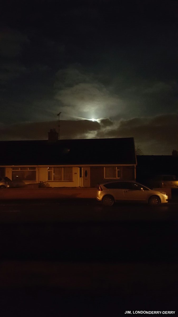 bbc5live's tweet photo. A selection of your ‘best’ #moonfail pictures – how was the #supermoon for you? 💻 https://t.co/Nwy0IXkeTT https://t.co/RSTvjUpLo8