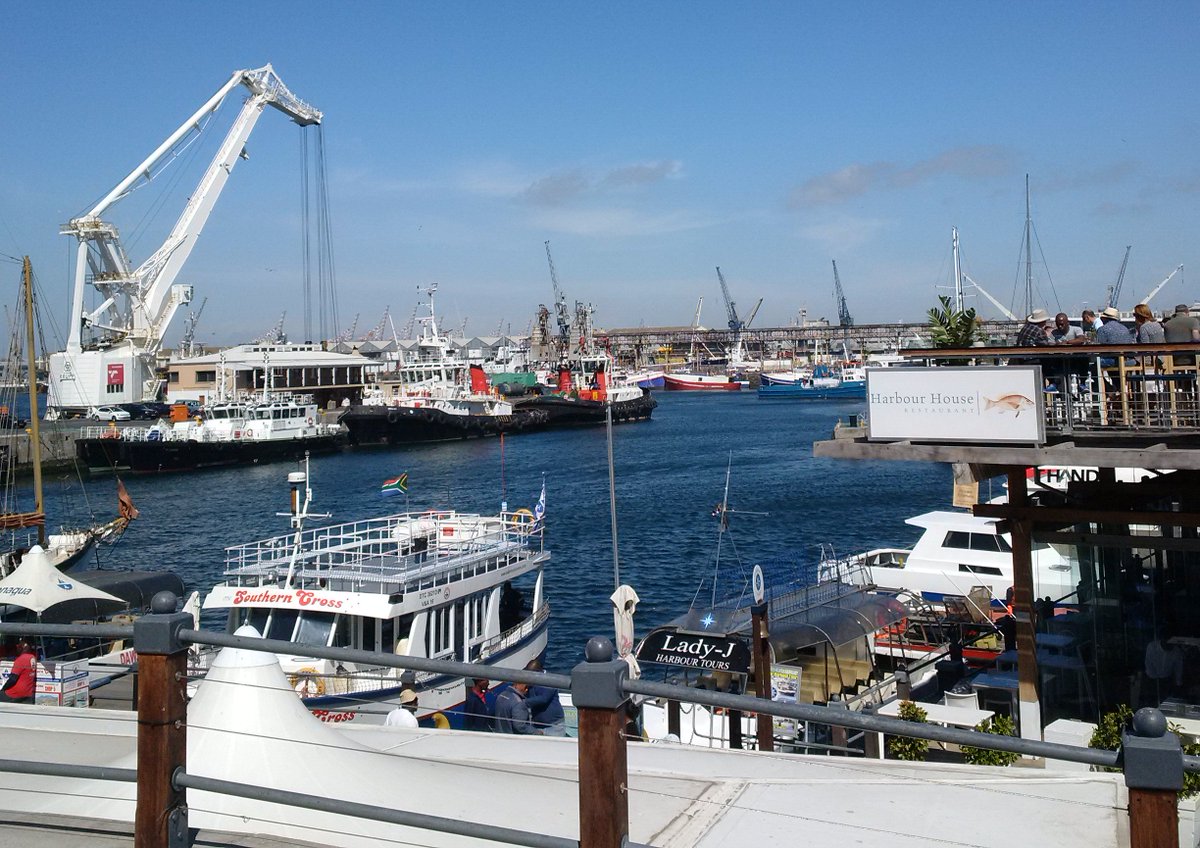 misiacranes's tweet photo. #CraneSpotting, #CapeTown
___
#hoists #cranes #portalcranes #shipyards #gruas #jibcranes #portcranes #hubwerke https://t.co/3zQJReizNq