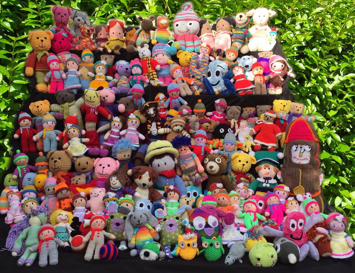 Say CHEESE and шчаслівага каляд! Our Christmas Hugs are ready for their adventure to Belarus, WH &amp; <a href="/LetsGetCrafting/">LGC Knit & Crochet</a> what a great team. TY! x