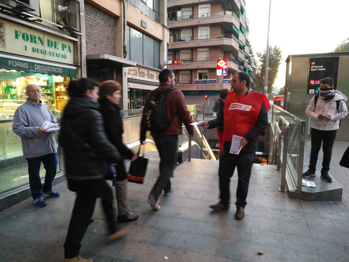 ovihuertas's tweet photo. Aquest matí al Bcns Nord @ccoocatalunya hemrepartit 4000 octavetes mani dissabte #19N #EsPotFerAra #badalona #santacoloma #stadria https://t.co/eKmN7SVRlY