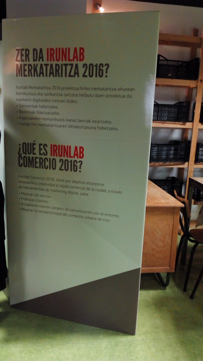 socialistasirun's tweet photo. .@mangelpaez "Escuchamos a los comerciantes de #Irun para plantear acciones como #IrunLab para q les ayude en su formación del día a día" https://t.co/4fo95OfOup