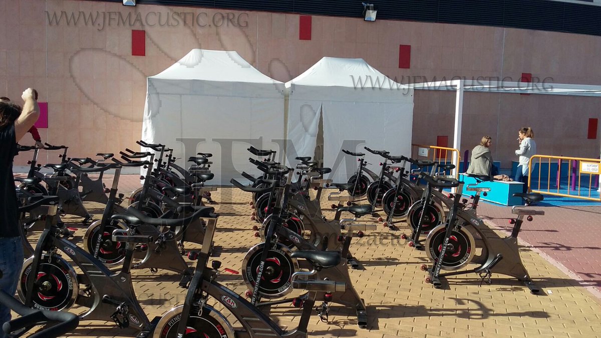 jfmorganitzacio's tweet photo. También estuvimos en el CC Portal de la Marina,donde se realizo un Maraton de Spinning y una Exposición Canina.
https://t.co/f0SC4omhmZ https://t.co/PklJvcX6eK
