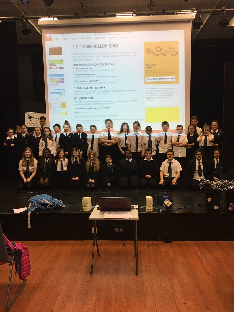 mrjoesage1978's tweet photo. Two weeks late but worth the wait. Never had so many pupils with the Headteacher's award! Harlech pulling out all the stops🏆👍#teamharlech https://t.co/OMfgm5OxjA
