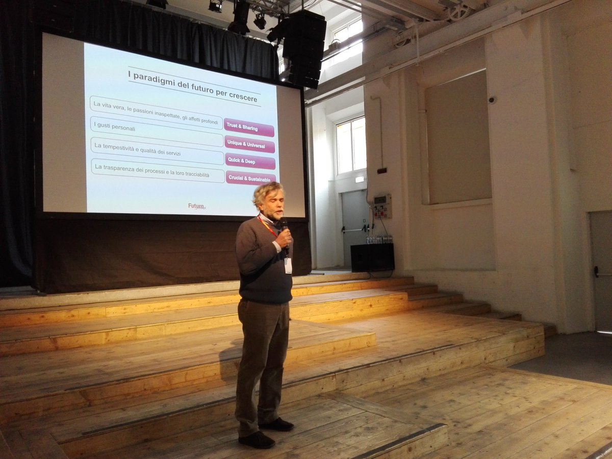 Collaboriamo's tweet photo. #sharing e #crescita con @FrancescoMorace di @futureconcept . L'importanza del bene comune nella quotidianità. #sharitaly a @base_milano https://t.co/rYQIMXoVwP