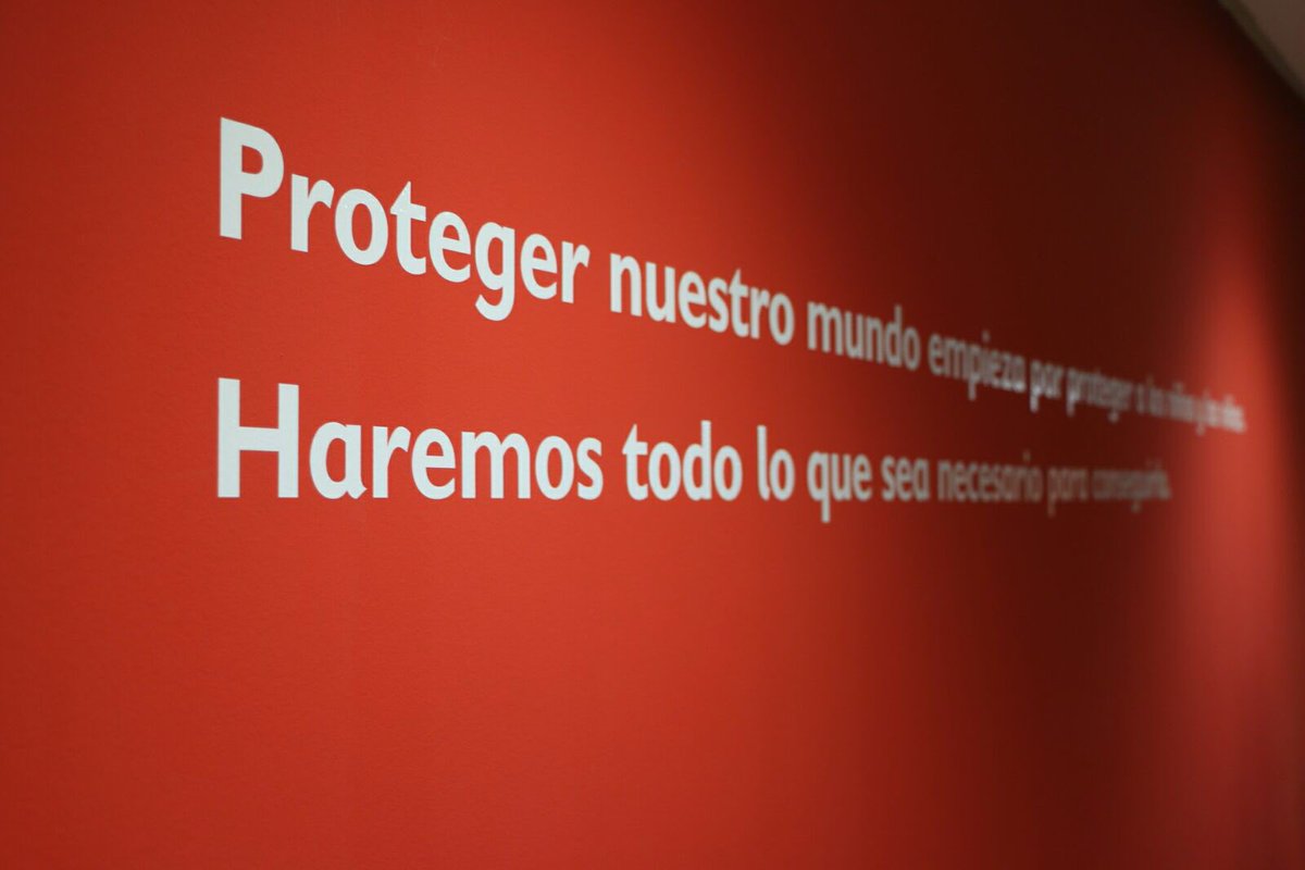 debat_org's tweet photo. .@AndresCondeSave explica la teoria del canvi de @SaveChildrenEs: objectiu de canviar marcs polítics a nivell global. #Agora2016 https://t.co/aihIfBeZDq
