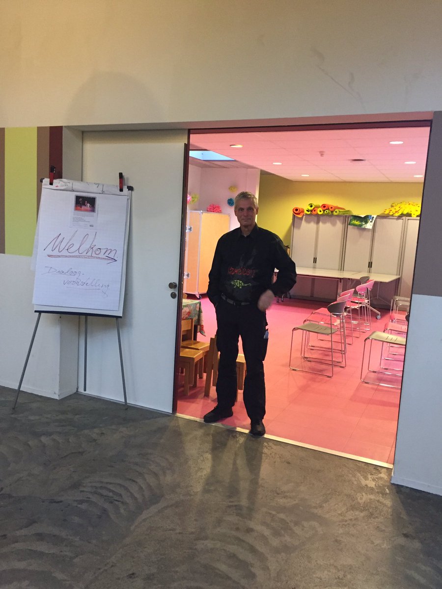 "Dialoog theater" in Selwerd voor "Verschil moet er zijn" met <a href="/Keridwen/">Keridwen</a> #verbinding #verschil #perspectief