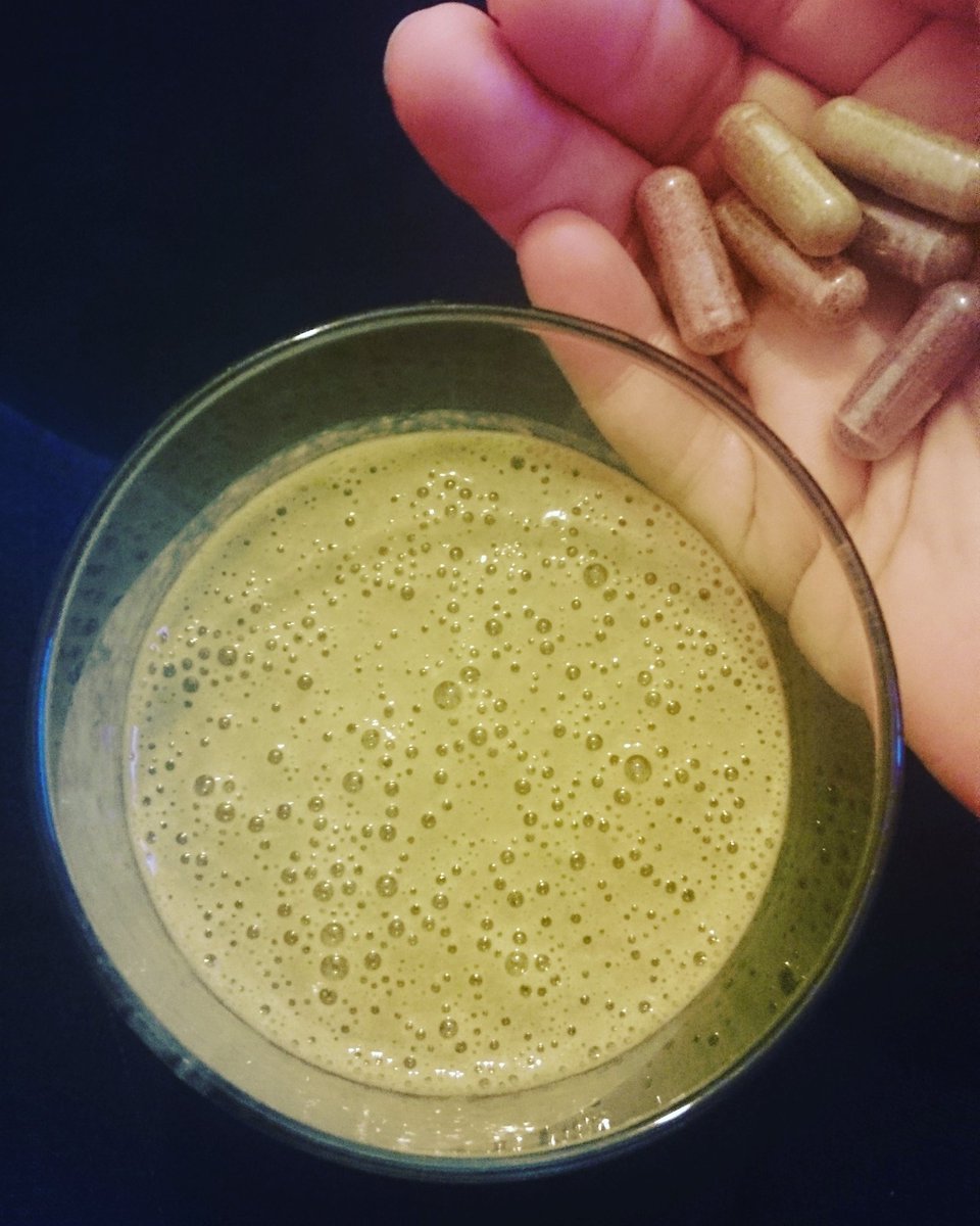nicolaw58047693's tweet photo. Spinach shake and capsules to start my day 👌 #weightloss #nutrition #plantbased #30fruitandveg #chocolatecomplete #premiumcapsules https://t.co/D3oBhcW2QI