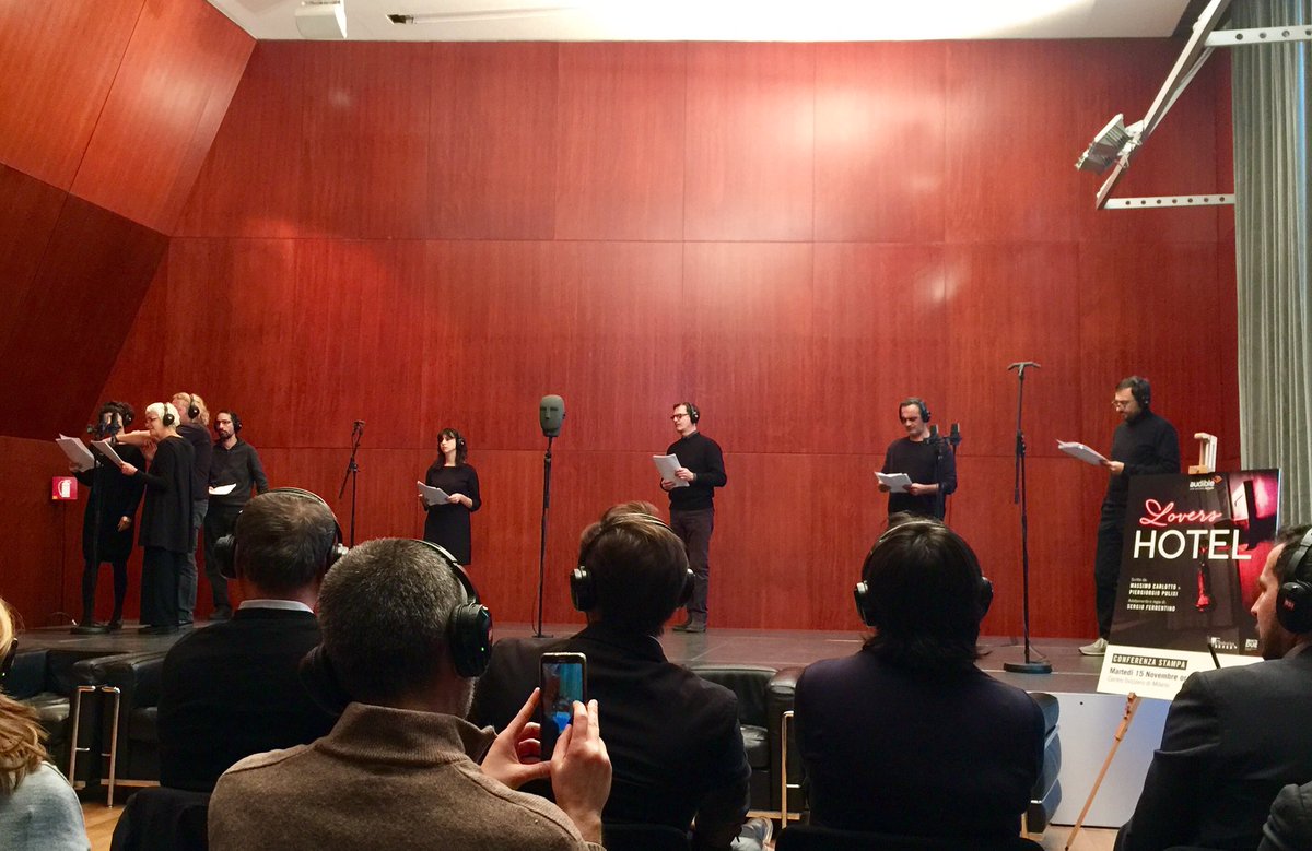 JolandaRestano's tweet photo. Esperienza nuova e divertente ascoltare dal vivo un #radiogramma #LoversHotel @AudibleIt #serie #radio https://t.co/1FffKbPiKA