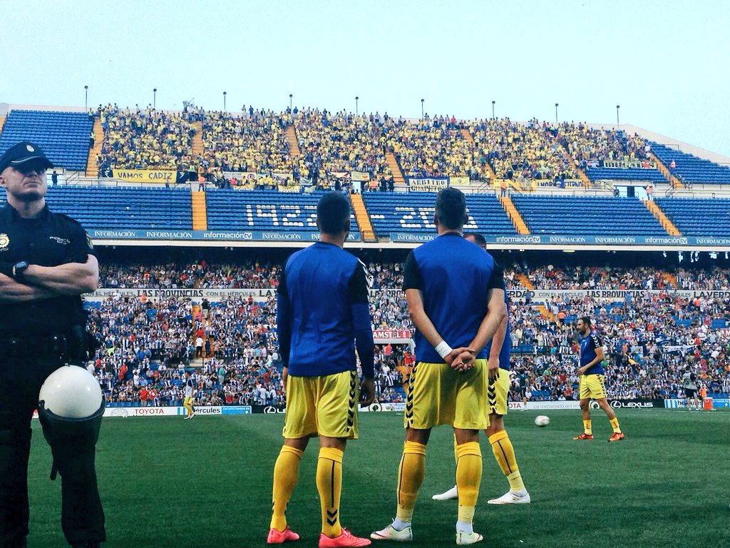 CanalCadista's tweet photo. Y un día, cuando menos lo esperas, todos tus sueños se convierten en realidad. No dejes de intentarlo.
No dejes de perseguirlos. Tú, puedes. https://t.co/4FfbFpaxNn
