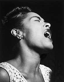 musictuits's tweet photo. A los diez años fue violada por un vecino. El daño psicológico que sufrió fue irreparable. #BillieHoliday https://t.co/OViR5avwfx