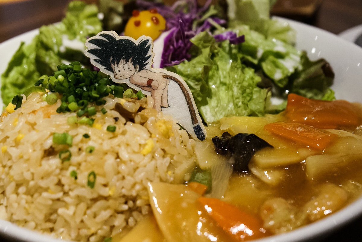 HIDEO_KOJIMA_EN's tweet photo. I ordered this Chinese fried rice plate at Tower Record Cafe and it came with Dragon Ball. https://t.co/2Gt0UIHnkC