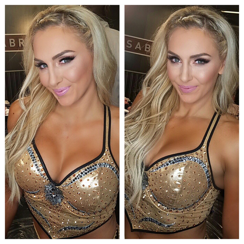 MsCharlotteWWE's tweet image. If it makes you happyyyy 🎼 @wweglamsquad 💇🏼 : @mrs_lindysue 👸🏼 : @mrs_lindysue #RawGlam 💋