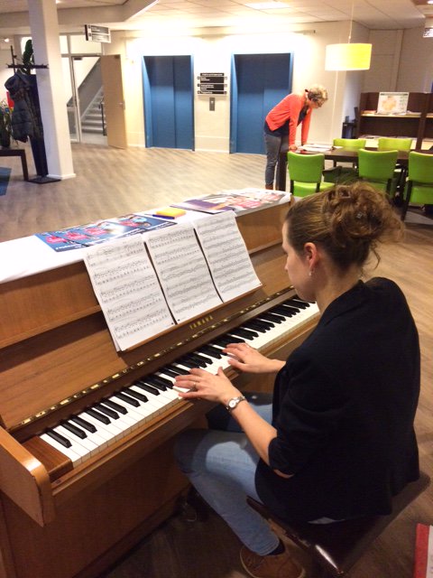 Vogellanden's tweet photo. Muziek raakt, verbindt en inspireert! Geweldige optredens tijdens de Dag van de Muziektherapie. https://t.co/U8dEIoDyc5