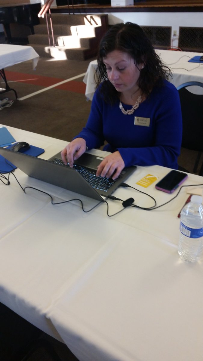 ERuizUSF's tweet photo. Ready for Transfer Registration #USFRegistration https://t.co/H1Ys0eV7M1